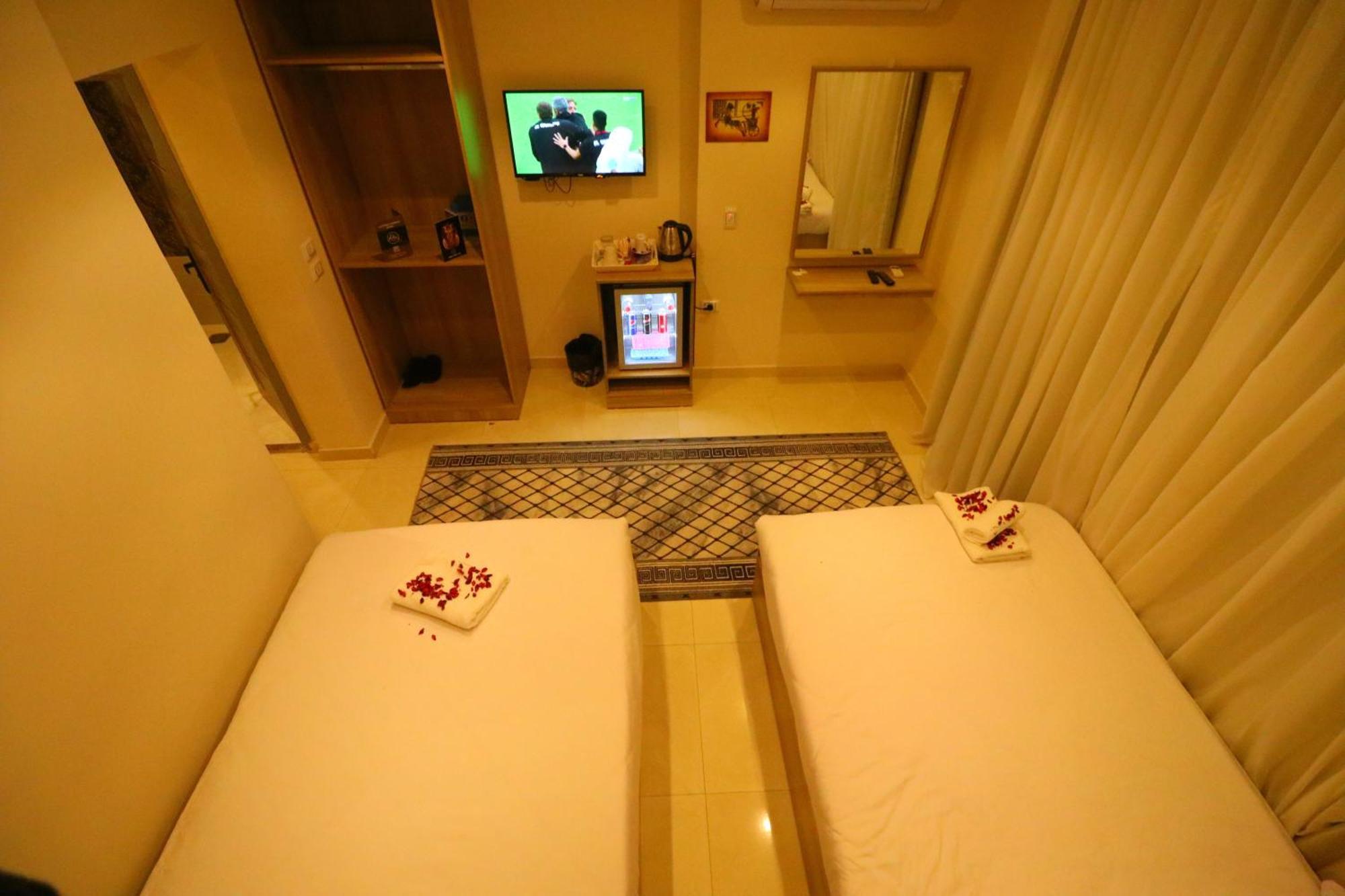 Locanda Pyramids Hotel Kafret el-Gabal Esterno foto