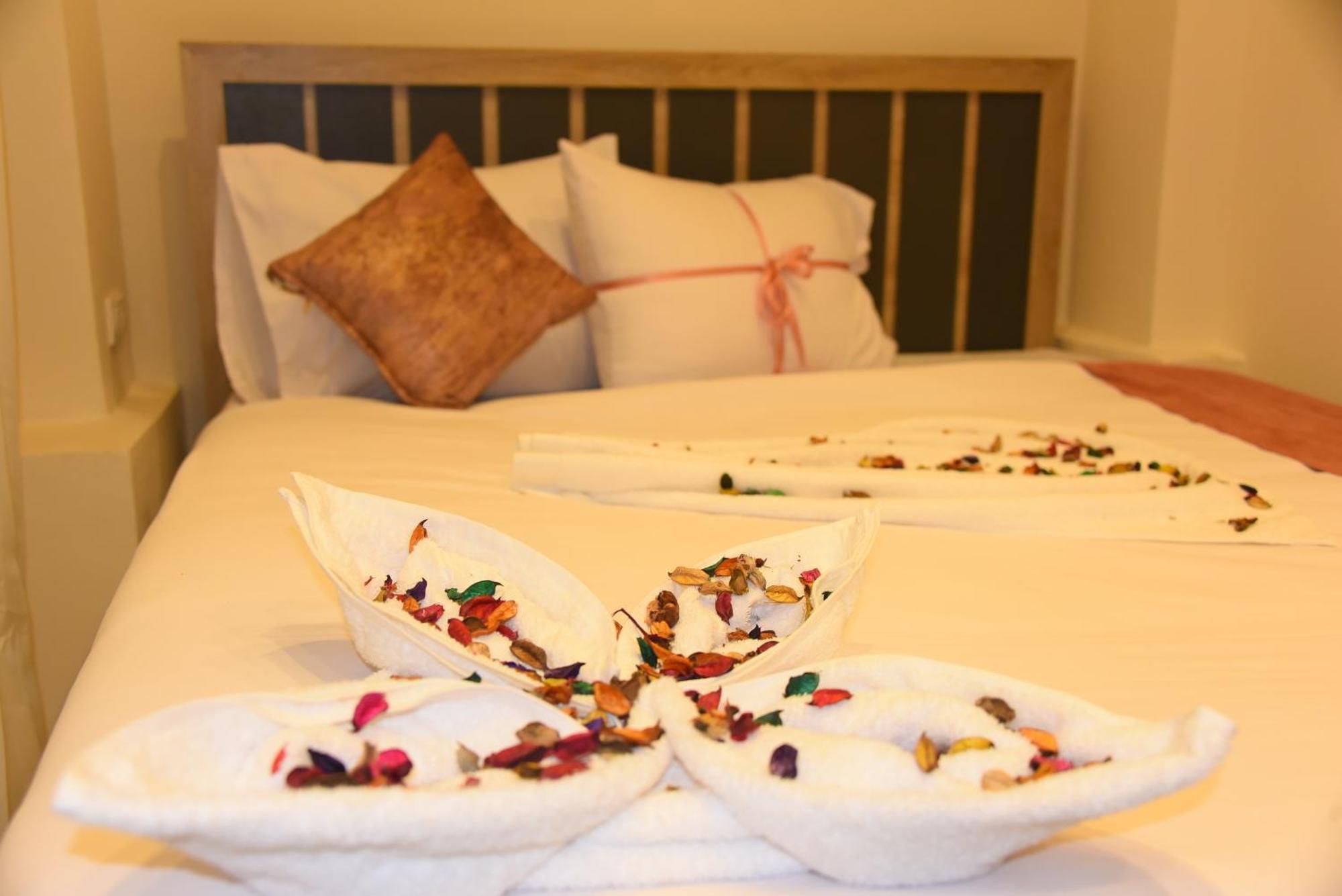 Locanda Pyramids Hotel Kafret el-Gabal Esterno foto